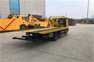 黔东非事故拖车