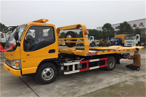 黔东哪里有拖车服务